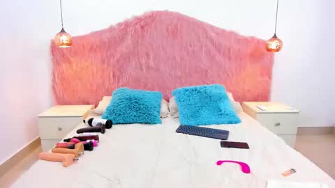 Snapshot of skarletruiz chatting on 09.30.25 skarletruiz online show from 09.30.25