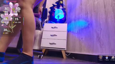 Snapshot of skarlettary chatting on 10.17.25 SKARLETT online show from 10.17.25