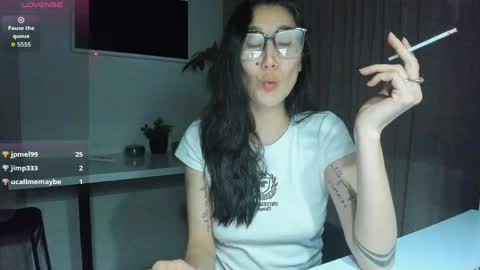 Snapshot of skarlettforeve chatting on 05.10.26 skarlett online show from 05.10.26