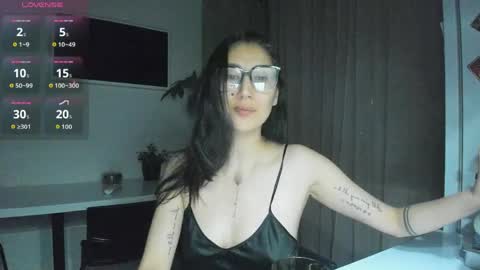 Snapshot of skarlettforeve chatting on 05.11.26 skarlett online show from 05.11.26