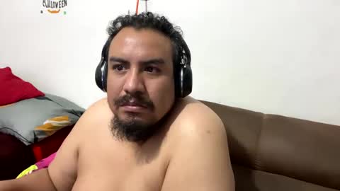 Snapshot of skinhell chatting on 12.06.24 Elias online show from 12.06.24