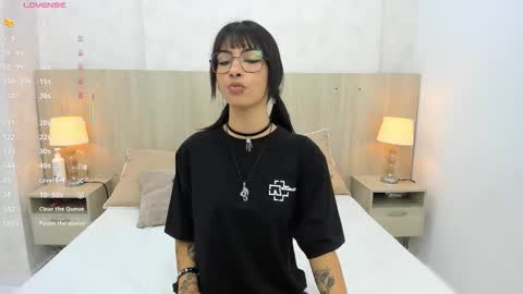 Snapshot of skinny_emily chatting on 09.11.25 Emily Rojas online show from 09.11.25