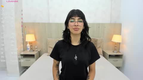 Snapshot of skinny_emily chatting on 09.22.25 Emily Rojas online show from 09.22.25