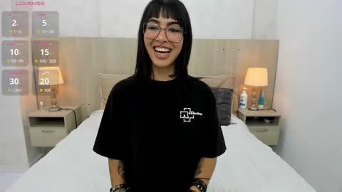 Snapshot of skinny_emily chatting on 10.24.25 Emily Rojas online show from 10.24.25