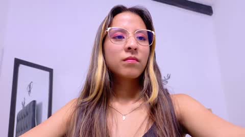 Snapshot of skinny_hottie18 chatting on 01.24.25 skinny_hottie18 online show from 01.24.25