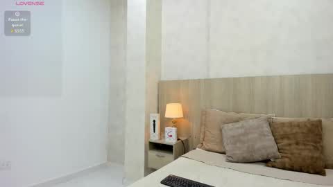 Snapshot of skinny_lilly chatting on 11.29.25 lilly online show from 11.29.25