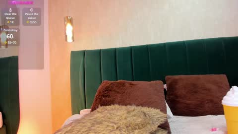 Mila online show from 01.11.25