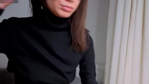 Snapshot of skinnymode chatting on 10.27.25 SkinnyMode online show from 10.27.25