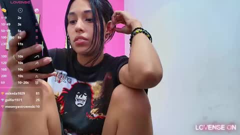 Snapshot of skinnyneighbour_ chatting on 02.13.25 Karla online show from 02.13.25