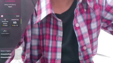 Snapshot of skinnyneighbour_ chatting on 11.18.25 Karla online show from 11.18.25