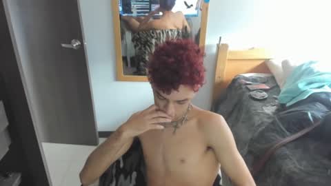 Snapshot of skinnypipe15 chatting on 10.26.25 skinnypipe15 online show from 10.26.25