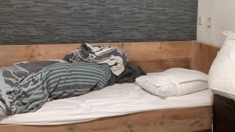 skinnysubboyfeet1999 online show from 03.28.26