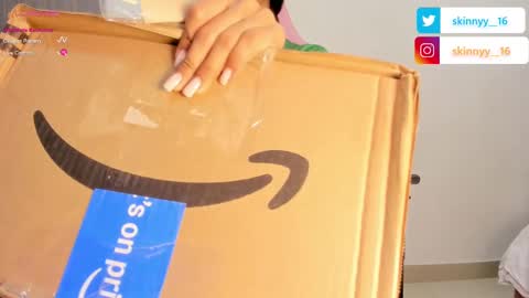 Snapshot of skinnyy_16 chatting on 10.08.25 Skinny online show from 10.08.25