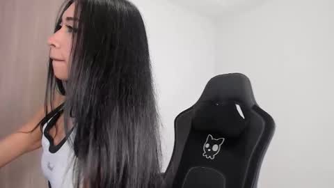 Skinnyy   online show from 03.29.26