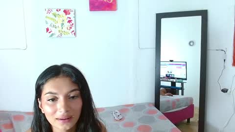 Snapshot of skinnyy_andtight chatting on 01.23.25 Alexa online show from 01.23.25