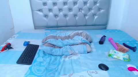 Snapshot of skinnyy_andtight chatting on 02.27.25 Alexa online show from 02.27.25