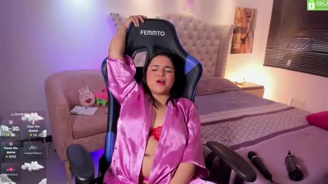 Sky  Independent model WISH LIST   online show from 10.24.25