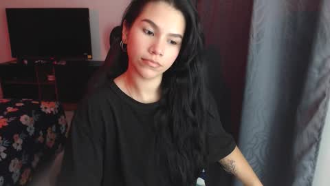 Snapshot of sky_lover_ chatting on 11.24.25 Sky online show from 11.24.25