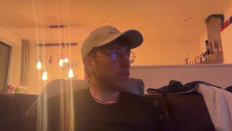 Snapshot of skyisthelimit1995 chatting on 03.25.26 skyisthelimit1995 online show from 03.25.26