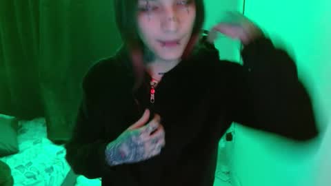 Snapshot of skykar chatting on 09.17.25 reep online show from 09.17.25