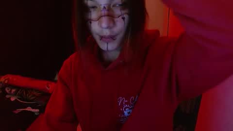 Snapshot of skykar chatting on 10.05.25 reep online show from 10.05.25