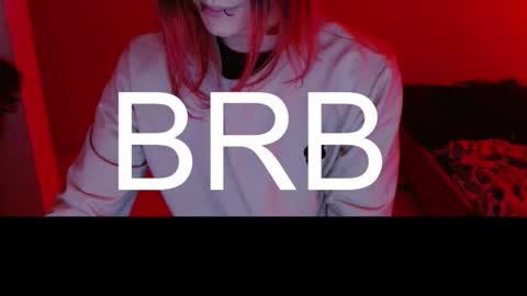 Snapshot of skykar chatting on 11.12.25 reep online show from 11.12.25