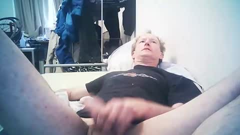 Snapshot of skylab78 chatting on 12.04.24 MadOteC online show from 12.04.24