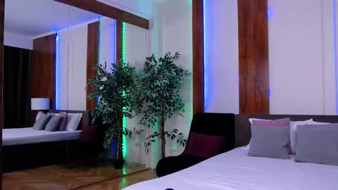 SkylarSpark online show from 09.18.25