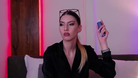 SkylarSpark online show from 10.18.25