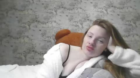 Snapshot of skyler_wans chatting on 02.28.25 Skyler online show from 02.28.25