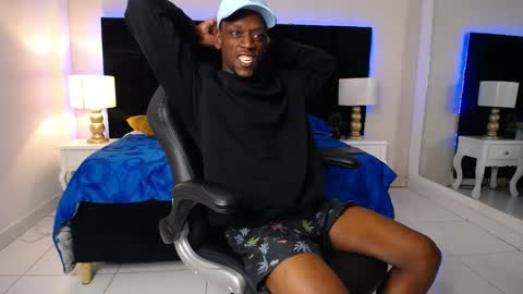 Snapshot of skylerbigxxx chatting on 04.21.26 SKYLERBIGXXX online show from 04.21.26