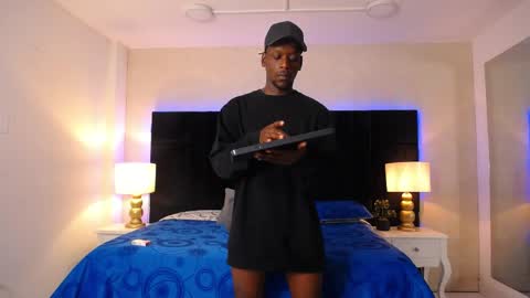 Snapshot of skylerbigxxx chatting on 04.29.26 SKYLERBIGXXX online show from 04.29.26