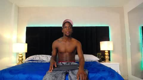 Snapshot of skylerbigxxx chatting on 05.10.26 SKYLERBIGXXX online show from 05.10.26