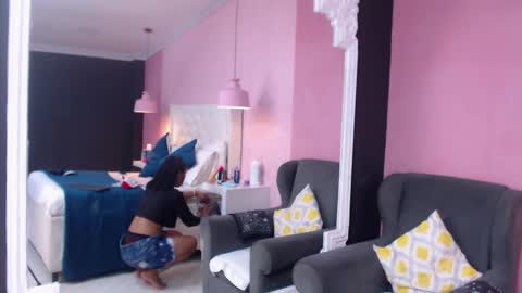 skylerbloom online show from 10.04.25