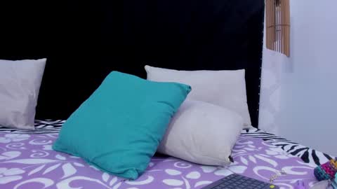 Snapshot of skynny_horney chatting on 02.26.25 Skynny online show from 02.26.25