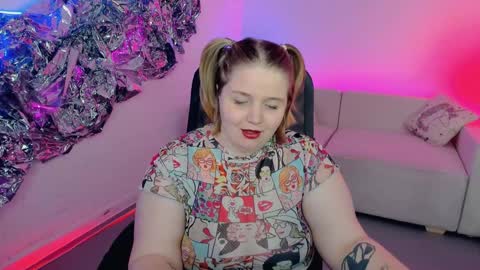 Snapshot of sladadeew chatting on 01.08.25 Slada Deew online show from 01.08.25