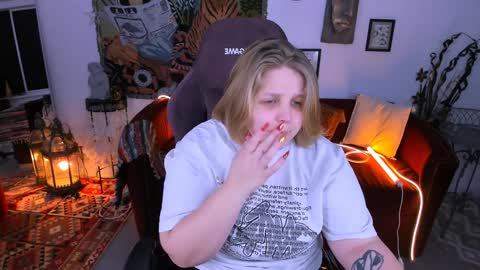 Snapshot of sladadeew chatting on 01.18.25 Slada Deew online show from 01.18.25