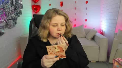 Snapshot of sladadeew chatting on 02.19.25 Slada Deew online show from 02.19.25