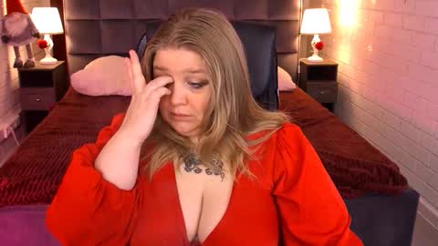 Snapshot of sladadeew chatting on 02.14.26 Slada Deew online show from 02.14.26