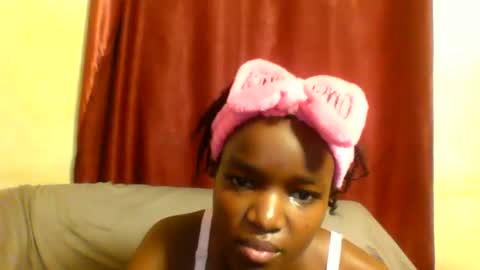 Snapshot of sleek_ass chatting on 03.01.25 sleek_ass online show from 03.01.25