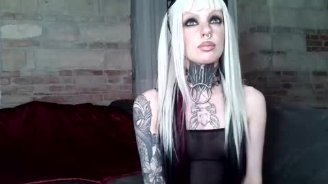 Snapshot of sleeperly chatting on 02.08.26 sleeperly online show from 02.08.26