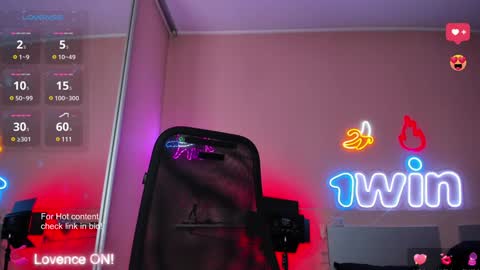 Snapshot of slemgem chatting on 01.05.25 Slemgem Amy friends online show from 01.05.25