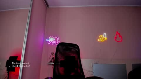 Snapshot of slemgem chatting on 02.09.25 Slemgem Amy friends online show from 02.09.25