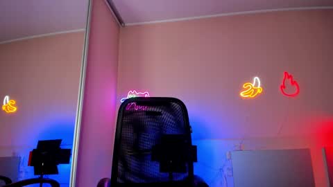 Snapshot of slemgem chatting on 02.13.25 Slemgem Amy friends online show from 02.13.25