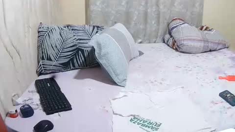 Snapshot of slender_sweetbabe chatting on 01.19.26 slender_sweetbabe online show from 01.19.26