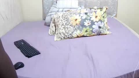 Snapshot of slender_sweetbabe chatting on 03.09.26 slender_sweetbabe online show from 03.09.26