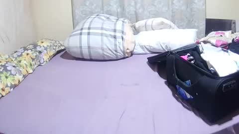 Snapshot of slender_sweetbabe chatting on 06.02.26 slender_sweetbabe online show from 06.02.26