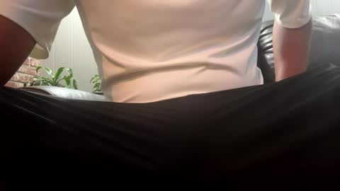 Snapshot of slick2285 chatting on 09.15.25 slick2285 online show from 09.15.25