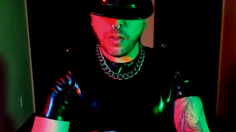 Snapshot of slick_evo chatting on 12.24.24 slick_evo online show from 12.24.24