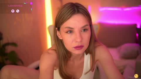 Snapshot of slickmewet chatting on 04.03.26 Elise 165cm 50kg online show from 04.03.26